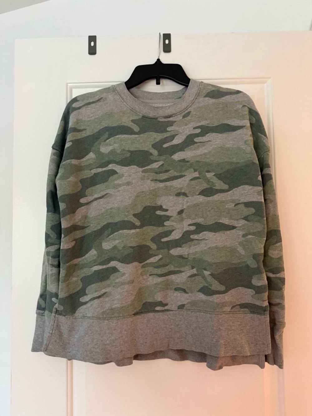 Women’s Camouflage Crewneck Sweater - Olive/Gray